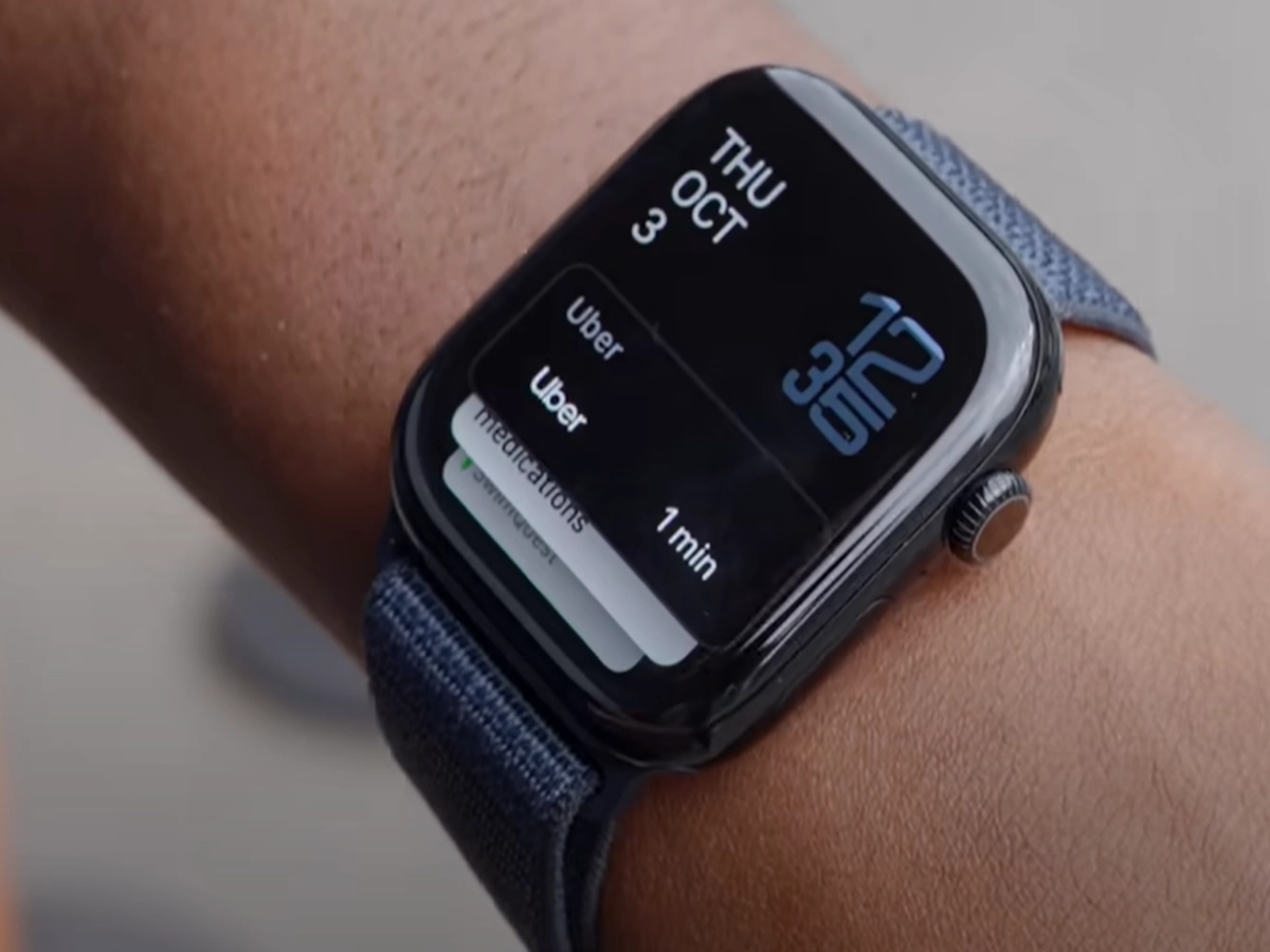 Om de pols de Apple Watch 10