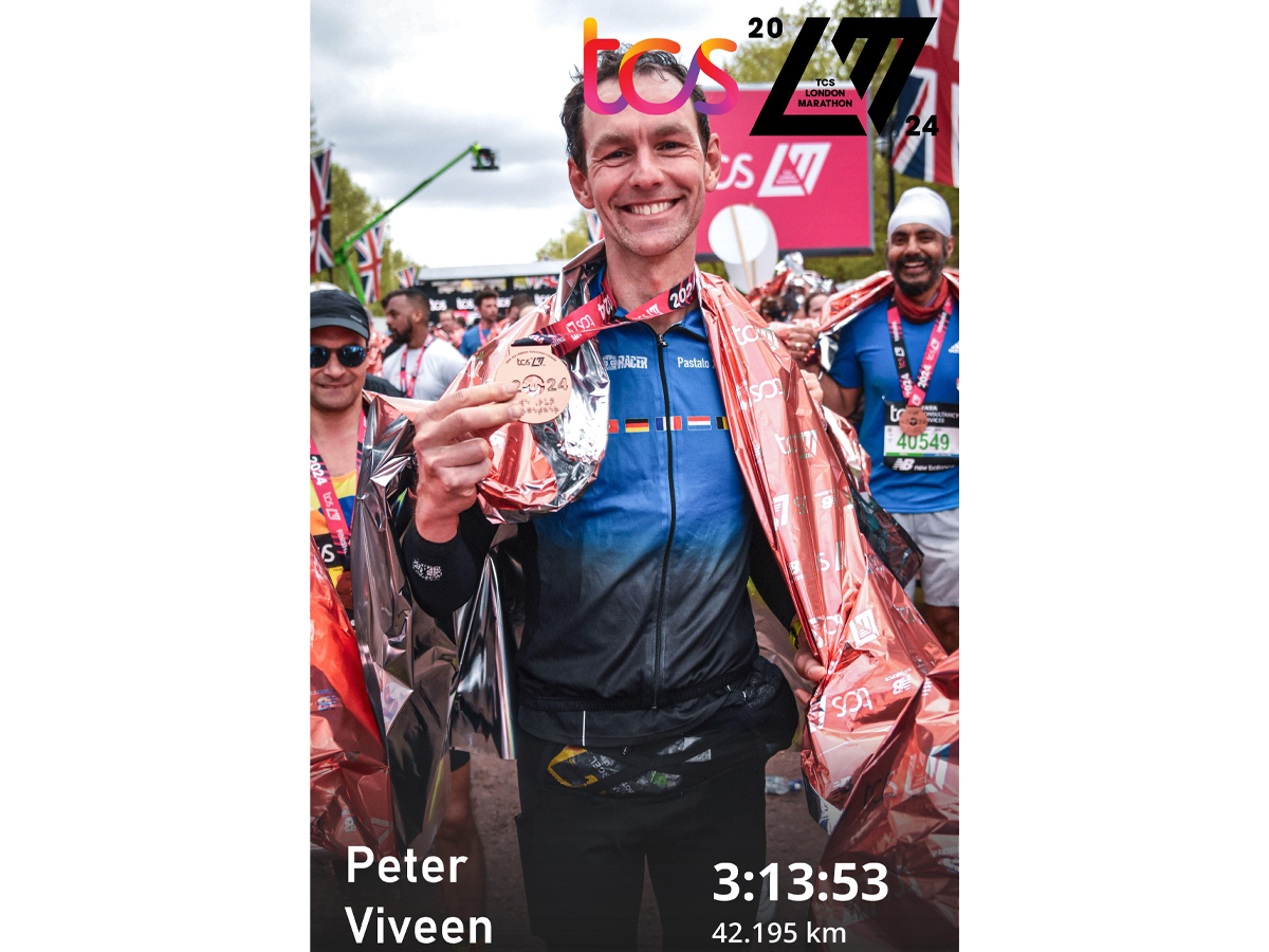 Peter met medaille Londen marathon met tijd